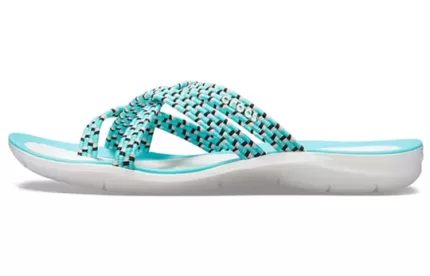 (WMNS) Crocs Chinelos de malha azul branco