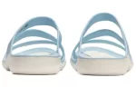 (WMNS) Crocs Chinelos esportivos de salto plano azul