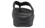 (WMNS) Crocs Chinelos pretos com sola grossa