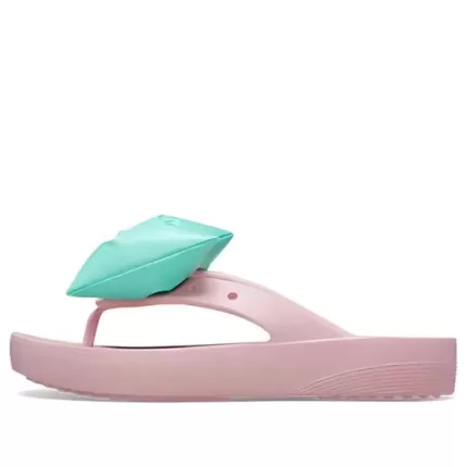 (WMNS) Crocs Classic Chinelos plataforma com laço ‘Pink Teal’