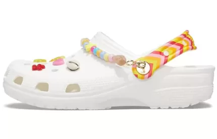 (WMNS) Crocs Classic Clog Chinelos esportivos ao ar livre branco