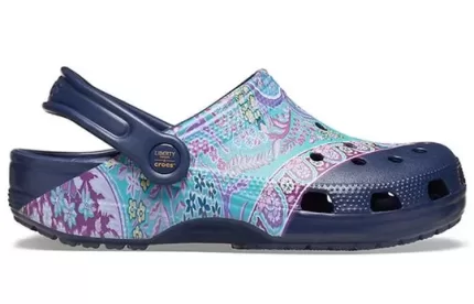 (WMNS) Crocs Classic Clog Liberty London Beach Sandálias Azul Profundo