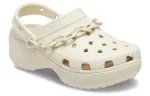 (WMNS) Crocs Classic Corrente de plataforma Clogs ‘Osso’