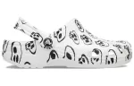 (WMNS) Crocs Classic Estampa de caveira Clogs ‘Branco Preto’