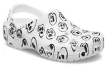(WMNS) Crocs Classic Estampa de caveira Clogs ‘Branco Preto’