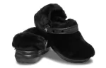 (WMNS) Crocs Classic Fur Sure Slip On Clogs ‘Preto’