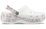(WMNS) Crocs Classic Plataforma Americana Paisley Clogs ‘Branco’