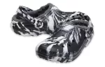 (WMNS) Crocs Classic Tamanco Forrado Sandálias Outdoor ‘Marmoreado Branco Preto’