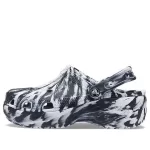 (WMNS) Crocs Classic Tamanco de plataforma marmorizada ‘Preto Branco’