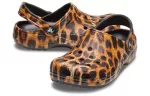 (WMNS) Crocs Classic tamanco estampa animal praia Sandálias casuais estampa leopardo