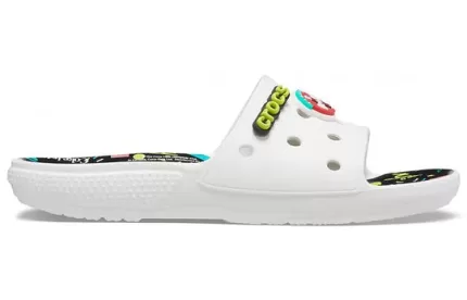 (WMNS) Crocs Coca Cola x Chinelos/chinelos de praia e piscina dos anos 90