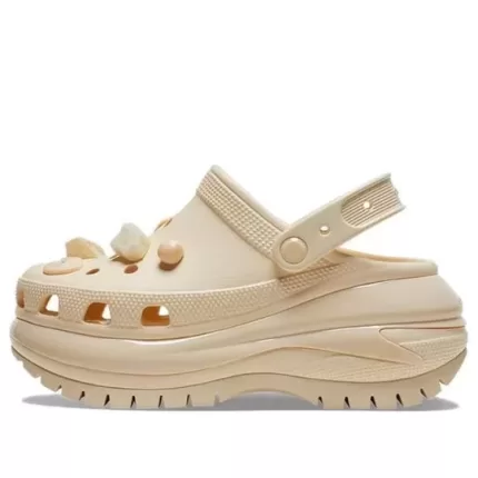 (WMNS) Crocs Mega Crush Conchas e Pérolas Clog ‘Bege’