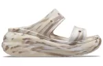 (WMNS) Crocs Sandália Marmorizada Crush