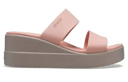 (WMNS) Crocs Sandálias Brooklyn Lightweight Pale Pink