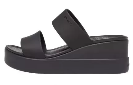 (WMNS) Crocs Sandálias Brooklyn Lightweight Pretas