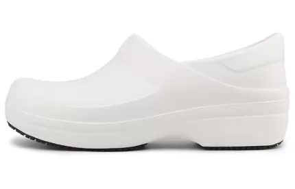 (WMNS) Crocs Sandálias brancas com sola grossa aconchegante