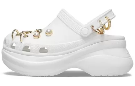 (WMNS) Crocs Tamanco Outdoor Classic Sandálias Desportivas Branco