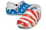 (WMNS) Crocs USA Padrão Impressão Leve Sandálias Aconchegantes Azul Vermelho